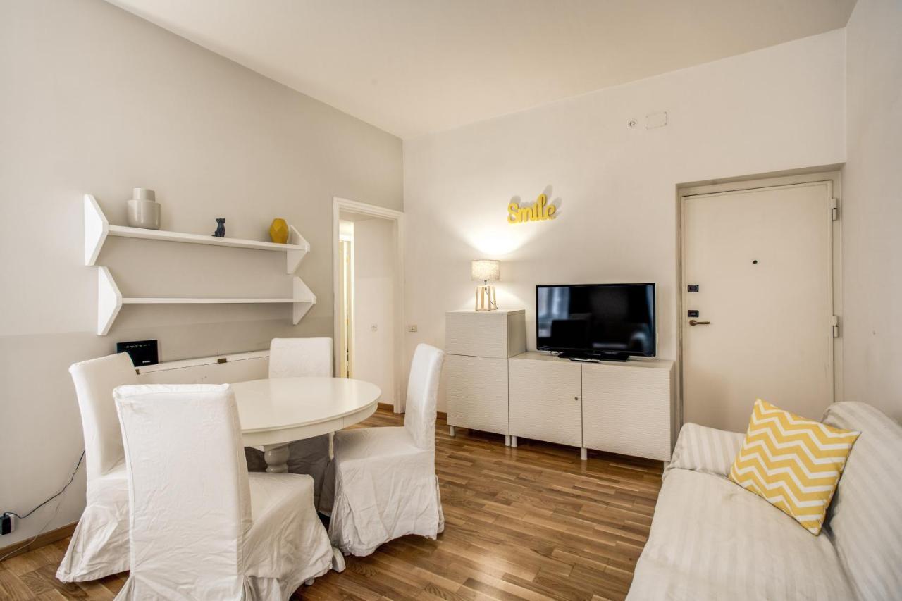 רומא Family Room In Via Del Corso Central מראה חיצוני תמונה